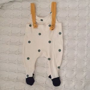 Organic zoo onsie and free sweater